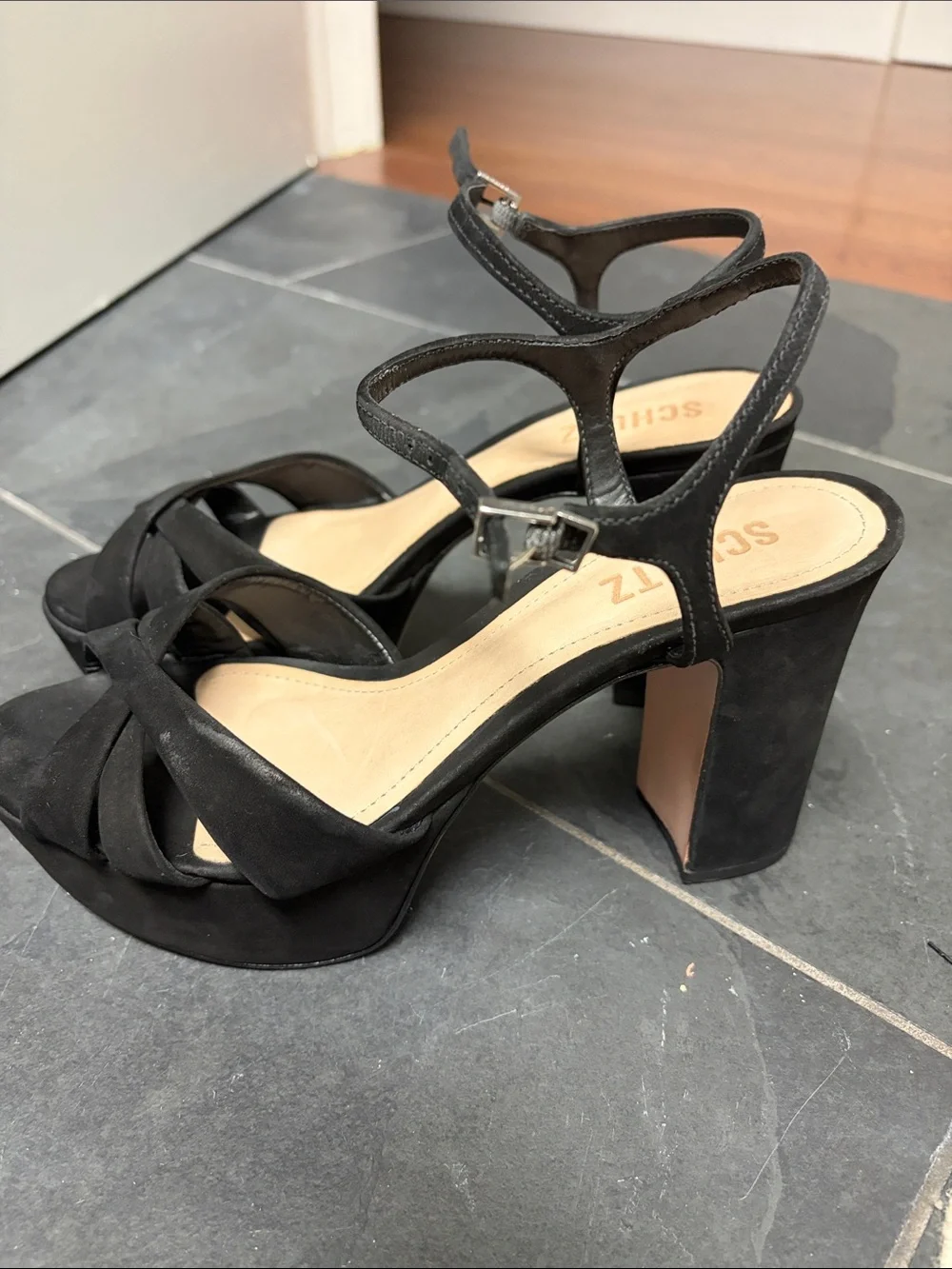 SCHUTZ these are